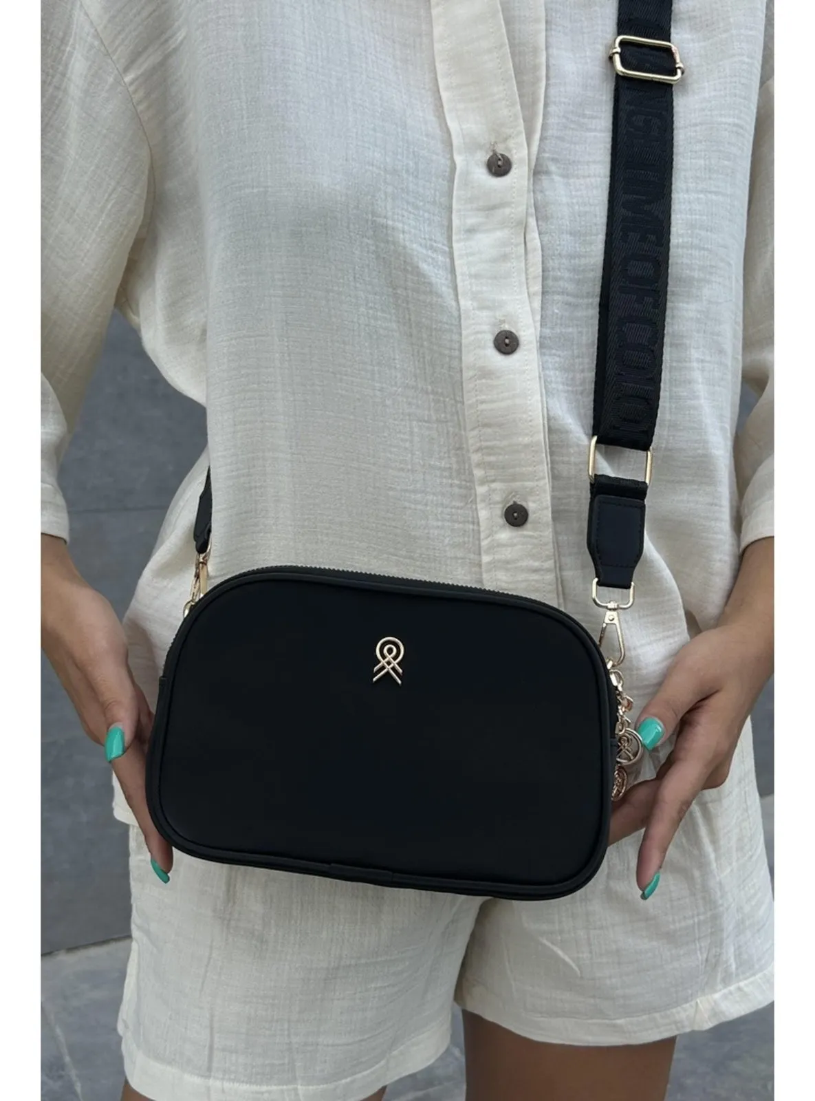 Black - Shoulder Bags